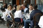 Amsterdam 10 april 2017
Connie Breukehoven met Eugene v Dun op terras.