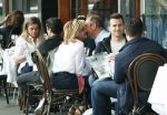 Amsterdam 10 april 2017
Connie Breukehoven met Eugene v Dun op terras.