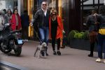 Amsterdam 29 april 2017
Connie Witteman met vriend Eugene v Dun met hun hond op de pc hooftstraat