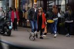 Amsterdam 29 april 2017
Connie Witteman met vriend Eugene v Dun met hun hond op de pc hooftstraat