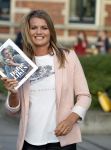 Amsterdam 9 mei 2017 
Presentatie boek Dafne Schippers en haar zus Sanne . Titel van het boek is Dafne Likes.