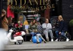 Amsterdam 3 april 2017 
Danie Bles met haar zoon en vader Jos Bles en zijn vrouw Marlene voor de winkel van Danie op de cornelis schuytstraat