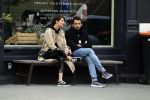 Amsterdam 29 april 2017
Zanger Dotan met (een) vriendin opm terras en op straat in Amsterdam zuid.