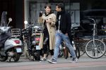 Amsterdam 29 april 2017
Zanger Dotan met (een) vriendin opm terras en op straat in Amsterdam zuid.