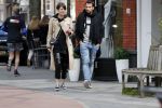 Amsterdam 29 april 2017
Zanger Dotan met (een) vriendin opm terras en op straat in Amsterdam zuid.
