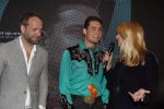 Amsterdam 8 mei 2017
Presentatie L'Homo met Douwe Bob op de cover. Linda de Mol overhandigt het eerste exemplaar.