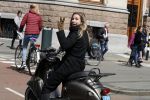 Amsterdam 29 april 2017 
Ellen Hoog op haar scooter in amsterdam