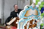 Fijnaart 21 april 2017
O'g3ne en Frans bauer geven feestje in Fijnaart voor de kinderen van de basisschool de springplank waar ze op gezeten hebben. Mariska Frans Jr Christiaan Lucas en Jan alsmede de vader en moeder van de meiden van O'g3ne zijn ook aanwezig.