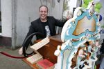 Fijnaart 21 april 2017
O'g3ne en Frans bauer geven feestje in Fijnaart voor de kinderen van de basisschool de springplank waar ze op gezeten hebben. Mariska Frans Jr Christiaan Lucas en Jan alsmede de vader en moeder van de meiden van O'g3ne zijn ook aanwezig.