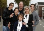 Fijnaart 21 april 2017
O'g3ne en Frans bauer geven feestje in Fijnaart voor de kinderen van de basisschool de springplank waar ze op gezeten hebben. Mariska Frans Jr Christiaan Lucas en Jan alsmede de vader en moeder van de meiden van O'g3ne zijn ook aanwezig.