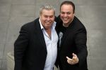Fijnaart 21 april 2017
O'g3ne en Frans bauer geven feestje in Fijnaart voor de kinderen van de basisschool de springplank waar ze op gezeten hebben. Mariska Frans Jr Christiaan Lucas en Jan alsmede de vader en moeder van de meiden van O'g3ne zijn ook aanwezig. Benno de Leeuw