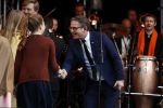 Tilburg 27 april 2017
Koningsdag in tilburg. Aanwezige leden van de koninklijke familie zijn, Koning Willem Alexander Koningin Maxima Prinses Amalia Ariane Alexia, Prins Constantijn prinses Laurentien Prins Maurits Prinses Marilene Prins Bernhard jr Prinses Annette Prins Floris Prinses Aimee Prins Pieter Christiaan en Prinses Anita. Guus Meeuwis en Gers Pardoel zingen ze toe.