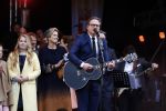 Tilburg 27 april 2017
Koningsdag in tilburg. Aanwezige leden van de koninklijke familie zijn, Koning Willem Alexander Koningin Maxima Prinses Amalia Ariane Alexia, Prins Constantijn prinses Laurentien Prins Maurits Prinses Marilene Prins Bernhard jr Prinses Annette Prins Floris Prinses Aimee Prins Pieter Christiaan en Prinses Anita. Guus Meeuwis en Gers Pardoel zingen ze toe.