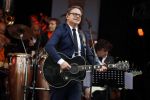 Tilburg 27 april 2017
Koningsdag in tilburg. Aanwezige leden van de koninklijke familie zijn, Koning Willem Alexander Koningin Maxima Prinses Amalia Ariane Alexia, Prins Constantijn prinses Laurentien Prins Maurits Prinses Marilene Prins Bernhard jr Prinses Annette Prins Floris Prinses Aimee Prins Pieter Christiaan en Prinses Anita. Guus Meeuwis en Gers Pardoel zingen ze toe.