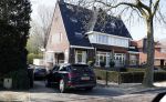 Amsterdam 8 april 2017 
Humberto Tan en Ineke beider auto's staan op de oprit van hun huis.