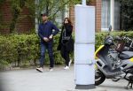 Amsterdam 12 april 2017
Humberto Tan met zijn vrouw Ineke op straat in amsterdam zuid