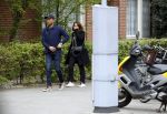 Amsterdam 12 april 2017
Humberto Tan met zijn vrouw Ineke op straat in amsterdam zuid