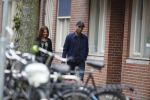 Amsterdam 12 april 2017
Humberto Tan met zijn vrouw Ineke op straat in amsterdam zuid