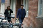 Amsterdam 12 april 2017
Humberto Tan met zijn vrouw Ineke op straat in amsterdam zuid
