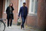 Amsterdam 12 april 2017
Humberto Tan met zijn vrouw Ineke op straat in amsterdam zuid