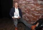 Amsterdam 13 april 2017 
Presentatie boek Dick Maas in de smet studios. Tatjana en Huub Stapel ontvangen het eerste exemplaar.