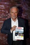 Amsterdam 13 april 2017 
Presentatie boek Dick Maas in de smet studios. Tatjana en Huub Stapel ontvangen het eerste exemplaar.