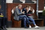 Amsterdam 10 april 2017 
Jack Spijkerman eet broodje met zijn zoon