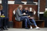 Amsterdam 10 april 2017 
Jack Spijkerman eet broodje met zijn zoon