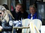 Amsterdam 5 april 2017 
Jan des Bouvrie met zijn zoon Jan op terras.