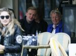 Amsterdam 5 april 2017 
Jan des Bouvrie met zijn zoon Jan op terras.