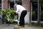 Amsterdam 11 mei 2017 
Jeroen Krabbe als tuinman voor zijn huis