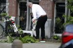 Amsterdam 11 mei 2017 
Jeroen Krabbe als tuinman voor zijn huis