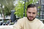 Amsterdam 13 april 2017 
Castpresentatie Huisvrouwen Bestaan Niet in vondel CS in het vondelpark. Jim bakkum