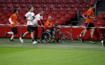 Amsterdam 25 april 2017
Huis Igone de JonghJohan Cruijff run van 14 km vanuit Olympisch stadon naar Arena. Johan Cruijff zou vandaag 70 geworden zijn. oa Estelle Cruijff Johnny Heitinga Sjaak Swart Erben Wennemars deden mee