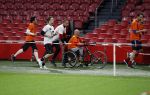 Amsterdam 25 april 2017
Huis Igone de JonghJohan Cruijff run van 14 km vanuit Olympisch stadon naar Arena. Johan Cruijff zou vandaag 70 geworden zijn. oa Estelle Cruijff Johnny Heitinga Sjaak Swart Erben Wennemars deden mee
