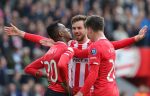 Eindhoven,23 April 2017 PSV-AJAX Seizoen 2016/2017, eindstand 1-0
Joshua Brenet en Andre Guardado