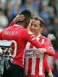 Eindhoven,23 April 2017 PSV-AJAX Seizoen 2016/2017, eindstand 1-0
Joshua Brenet en Andre Guardado