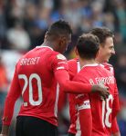 Eindhoven,23 April 2017 PSV-AJAX Seizoen 2016/2017, eindstand 1-0
Joshua Brenet en Andre Guardado