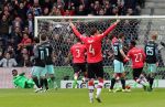 Eindhoven,23 April 2017 PSV-AJAX Seizoen 2016/2017, eindstand 1-0
Blijdschap bij Jurgen Locadia na een mooie vrije trap waardoor de stand op 1-0 komt