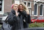 Amsterdam 3 april 2017 
Karin Dijksman met haar moeder op straat