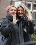Amsterdam 3 april 2017 
Karin Dijksman met haar moeder op straat