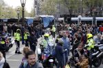 Amsterdam 28 april 2017
Koning Willem Alexander en Koningin Maxima vieren zijn 50e verjaardag met 150 nederlanders die op dezelfde dag jarig zijn in het palei op de dam