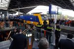 Tilburg 27 april 2017
Koningsdag in tilburg. Aanwezige leden van de koninklijke familie zijn, Koning Willem Alexander Koningin Maxima Prinses Amalia Ariane Alexia, Prins Constantijn prinses Laurentien Prins Maurits Prinses Marilene Prins Bernhard jr Prinses Annette Prins Floris Prinses Aimee Prins Pieter Christiaan en Prinses Anita. Guus Meeuwis en Gers Pardoel zingen ze toe. Koninklijke trein