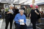 Lelystad 7 april 2017 
Uitreiking boek Christa Krommenhoek ( dochter Koos Alberts). Koos en Joke krijgen het eerste boek van haar.