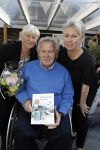Lelystad 7 april 2017 
Uitreiking boek Christa Krommenhoek ( dochter Koos Alberts). Koos en Joke krijgen het eerste boek van haar.