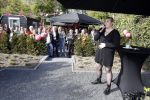Lelystad 7 april 2017 
Uitreiking boek Christa Krommenhoek ( dochter Koos Alberts). Koos en Joke krijgen het eerste boek van haar. kleindochter Koos