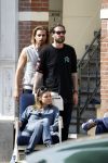Amsterdam 31 maart 2017 
Manuel Broekman met zijn vriendin Adriana Mosk op straat in Amsterdam
