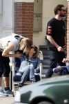 Amsterdam 31 maart 2017 
Manuel Broekman met zijn vriendin Adriana Mosk op straat in Amsterdam