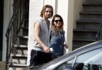 Amsterdam 31 maart 2017 
Manuel Broekman met zijn vriendin Adriana Mosk op straat in Amsterdam