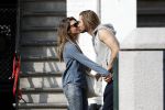 Amsterdam 31 maart 2017 
Manuel Broekman met zijn vriendin Adriana Mosk op straat in Amsterdam